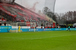 Hallescher FC Fans Choreo, Pyro in Essen