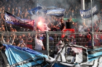 Fans des HSV zünden Pyrotechnik in Cottbus