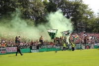 Grüner Rauch im Block von Hannover 96