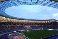 Berliner Olympiastadion im Abendlicht