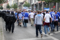Fans von Hertha BSC marschieren durch Berlin-Köpenick