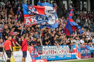 KFC Uerdingen Fans im Spiel gegen Alemannia Aachen Spielfotos 04-09-2021