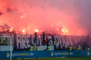 MSV Duisburg Fans zünden Pyro
