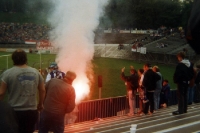 Fans von Hertha BSC mit Bengalfackel in Zwickau, 1995