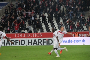 Dennis Grote Torjubel RWE gegen Fortuna Düsseldorf 02-10-2020