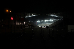 Stadion Essen im Dunkeln von außen November 2020