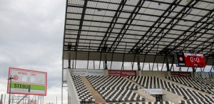 Zwei Anzeigentafel Stadion Essen Rot-Weiss Essen vs Verl Testspiel 07-08-2021