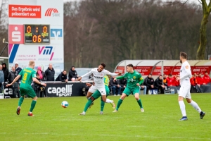 Isaiah Young SV Straelen - Rot-Weiss Essen Spielfotos 18-12-2021