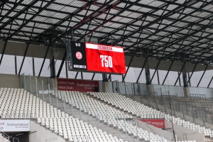 Zuschauerzahl 750 Anzeigentafel Rot-Weiss Essen vs. Wuppertaler SV 23-01-2022