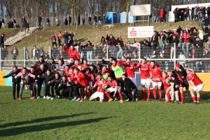 RWE Jubel über Auswärtssieg beim VfB  Homberg 12-02-2022