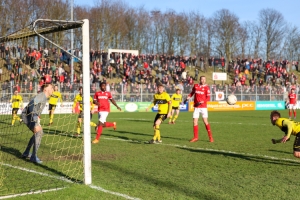 RWE Siegtreffer in Homberg, Eigentor VfB  Homberg Philipp Meißner 12-02-2022