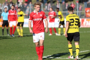Cedric Harenbrock VfB  Homberg vs. Rot-Weiss Essen Spielfotos 12-02-2022