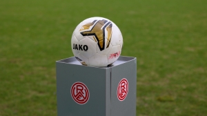 Spielball Rot-Weiss Essen vs. Preußen Münster Spielfotos 20-02-2022