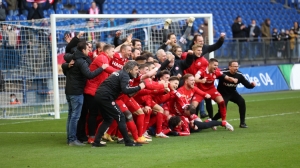 Rot-Weiss Essen Jubel über Sieg auf Schalke 26-02-2022