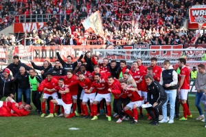 Rot-Weiss Essen Jubel über Heimsieg 19-03-2022