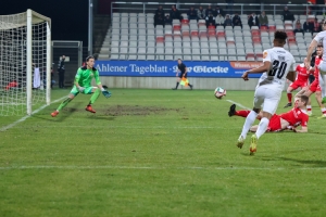 Isaiah Young Rot Weiss Ahlen vs. Rot-Weiss Essen Spielfotos 23-03-2022