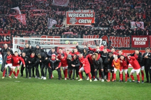 Rot-Weiss Essen Gruppenfoto nach Sieg über 1. FC Köln U21 Spielfotos 01-04-2022