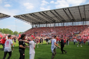 Vincent Wagner feiert Rot-Weiss Essen Aufstieg 3. Liga 14.05.2022