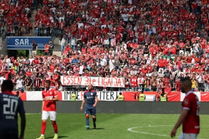Spruchband: Essen 3.Liga Ja watt denn. Rot-Weiss Essen vs. Rot Weiss Ahlen 14.05.2022