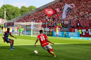Isaiah Young Rot-Weiss Essen vs. Rot Weiss Ahlen Spielfotos 14.05.2022