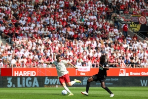 Björn Rother Rot-Weiss Essen vs. SV Elversberg Spielfotos 23.07.2022