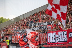 Spruchband Rot-Weiss Essen Fans Heimspiel FC Ingolstadt 04