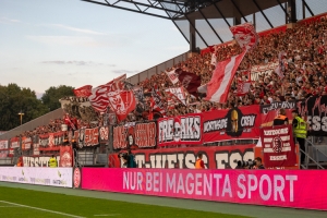 Rot-Weiss Essen Fan Support FC Erzgebirge Aue Spielfotos 02.09.2022