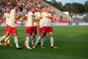 Felix Bastians Torjubel Rot-Weiss Essen vs. FC Erzgebirge Aue Spielfotos 02.09.2022