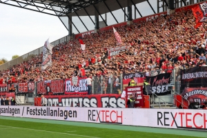 RWE Fans Westtribüne Support gegen FSV Zwickau 29.10.2022