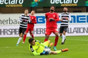 Niclas Thiede, Isiah Young SC Verl vs. Rot-Weiss Essen 21.01.2023