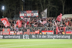 Rot-Weiss Essen Fans Support bei Viktoria Köln