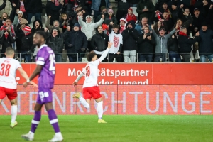 Lawrence Ennali Torjubel Rot-Weiss Essen vs. VfL Osnabrück 14.03.2023