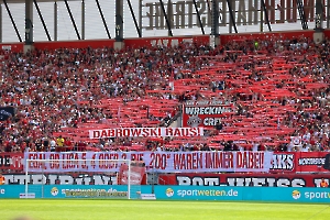 RWE Fans Choreo gegen Trainer Dabrowski