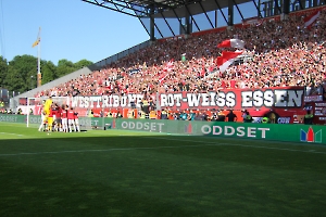Westtribüne Rot-Weiss Essen Torjubel 03.06.2023