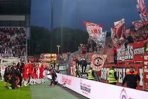 Rot-Weiss Essen feiert Sieg gegen Saarbrücken 22.10.2023