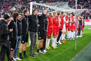 Rot-Weiss Essen feiert Sieg gegen Saarbrücken 22.10.2023