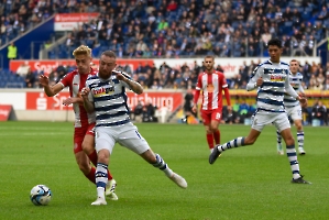 Cedric Harrenbrock Marvin Knoll 3. Liga MSV Duisburg - Rot-Weiss Essen Spielfotos 26.09.2023