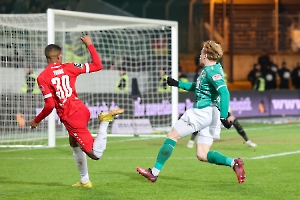 Isaiah Young Rot-Weiss Essen vs. VfB Lübeck Spielfotos  15.12.2023