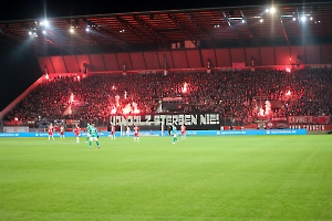 Vandalz Pyro Intro Rot-Weiss Essen vs. VfB Lübeck Spielfotos  15.12.2023