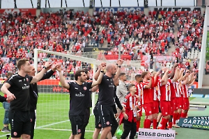 Rot-Weiss Essen feiert Sieg gegen MSV Duisburg 07.04.2024