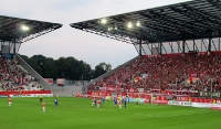 RWE Spieler und Fans nach dem Spiel gegen Lotte