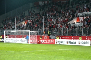 Wütende RWE Fans nach Spiel gegen Wiedenbrück 2017