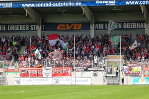 Rot Weiß Oberhausen Fans im Heimspiel gegen Preußen Münster 24.04.2022