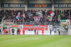 Rot-Weiß Oberhausen Fans im Spiel gegen Borussia Mönchengladbach U23 03.12.2022