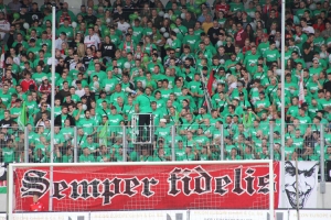 RWO Fans Choreo Kleeblatt Power gegen RWE