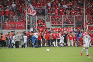 RWO Fans Platzsturm