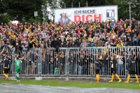 Abklatschen bei den Fans trotz Niederlage in Erfurt