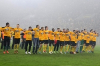SG Dynamo Dresden feiert den Klassenerhalt