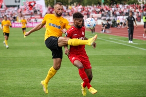 Felix Weber, Isiah Young SpVgg Oberfranken Bayreuth vs. Rot-Weiss Essen Spielfotos 27.08.2022 