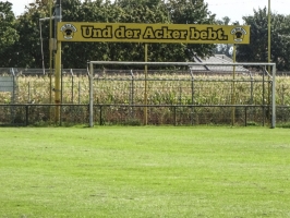 Der Acker bebt: Stadion SV Hönnepel-Niedermörmter